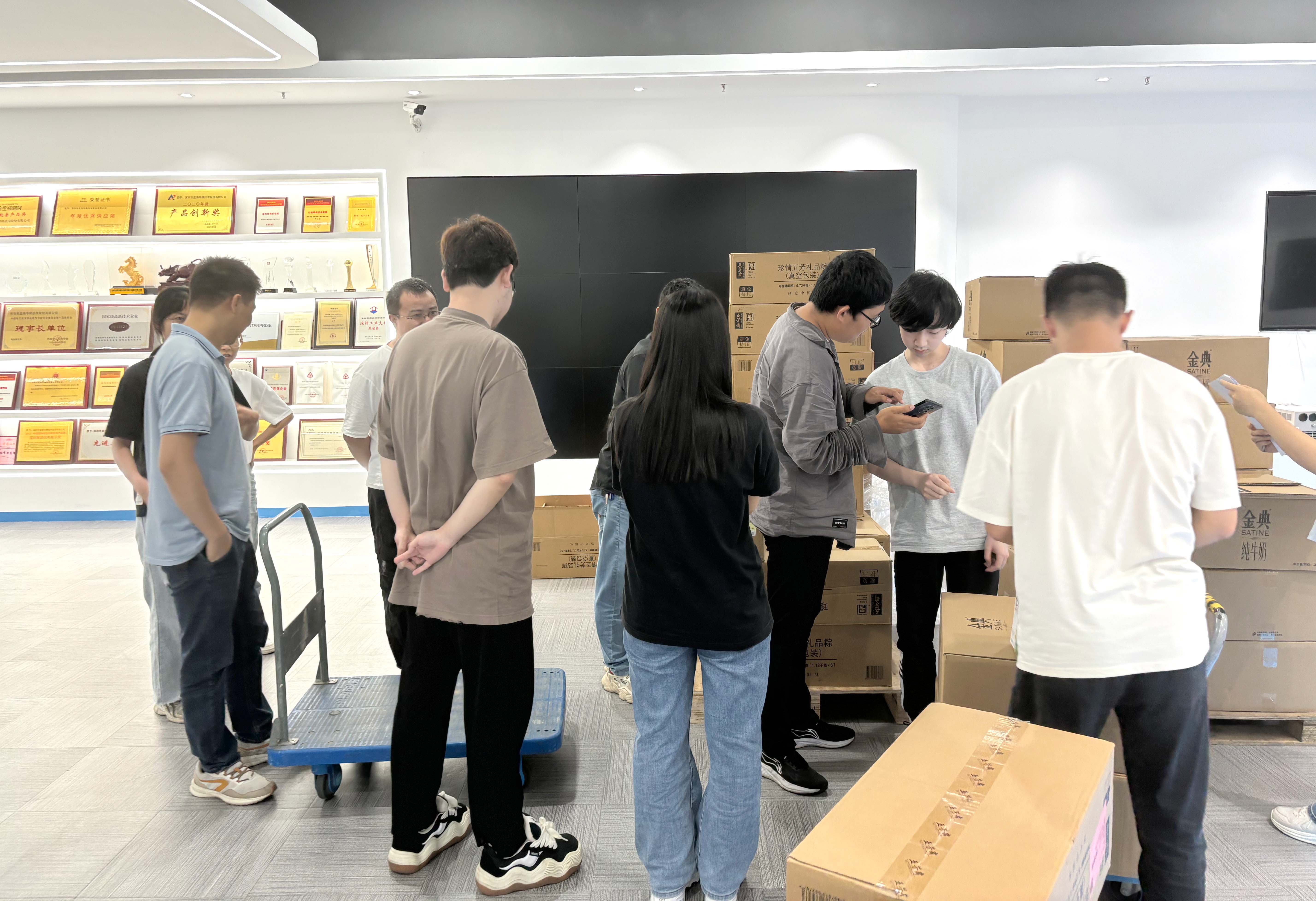 粽香迎端午 关怀暖人心｜拼搏体育为全体家人们发放端午节福利啦！