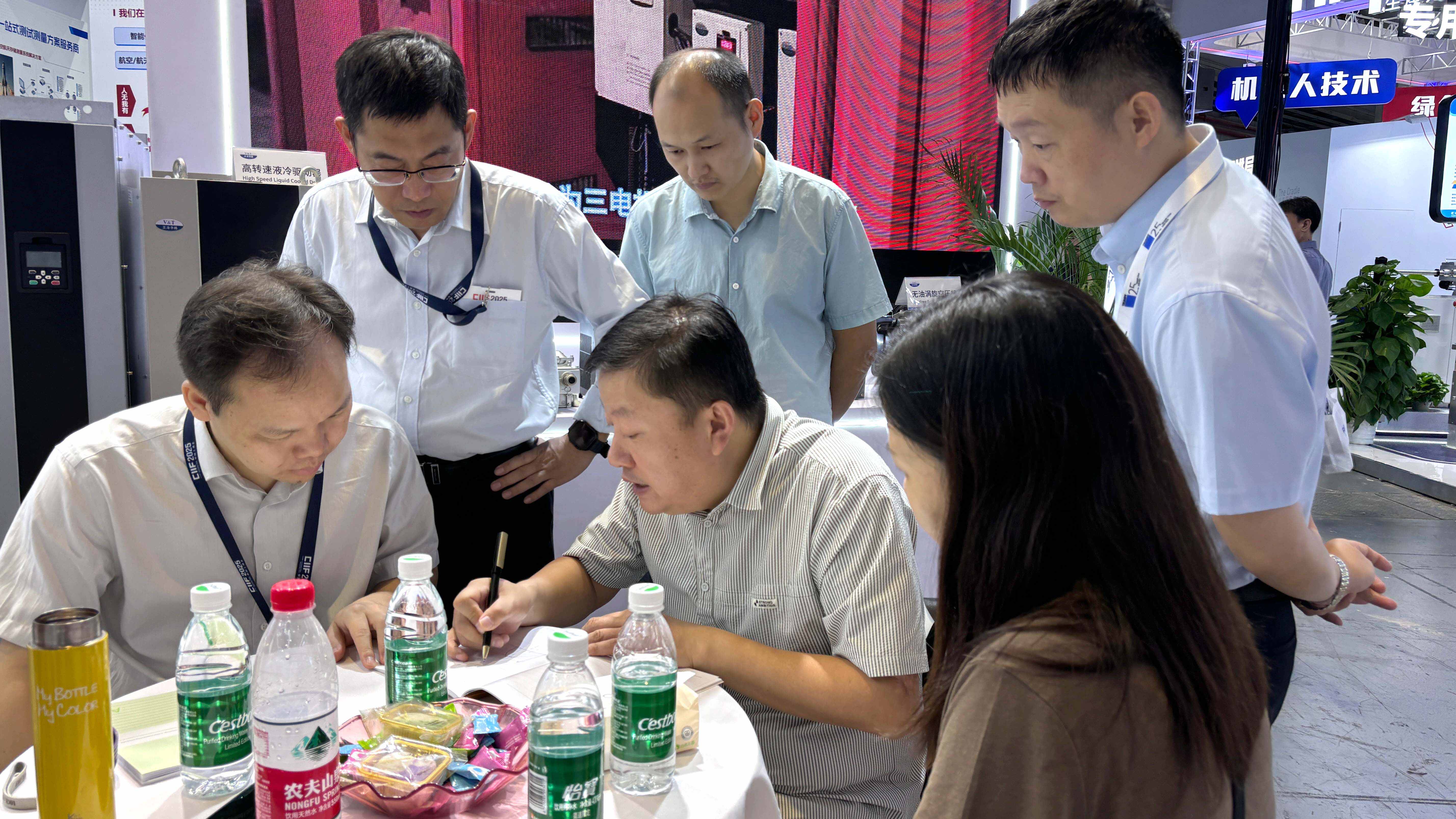 拼搏体育2025上海工博会圆满收官！